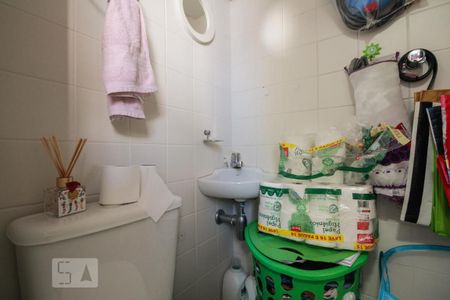 Apartamento à venda com 62m², 2 quartos e 2 vagas Apartamento à venda com 62m², 2 quartos e 2 vagasBanheiro de serviço