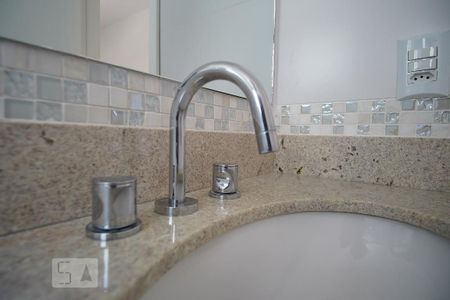 Apartamento à venda com 80m², 2 quartos e 1 vagaBanheiro da Suíte