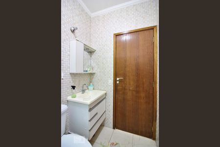 Casa à venda com 256m², 3 quartos e 2 vagasBanheiro Social 2 