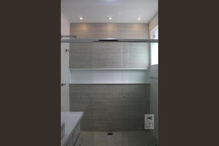 Casa de condomínio para alugar com 350m², 6 quartos e 2 vagas Casa de condomínio para alugar com 350m², 6 quartos e 2 vagasBanheiro da Suíte 3