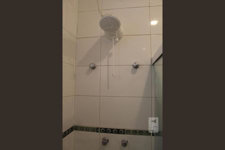 Casa de condomínio para alugar com 350m², 6 quartos e 2 vagas Casa de condomínio para alugar com 350m², 6 quartos e 2 vagasBanheiro da Suíte 2