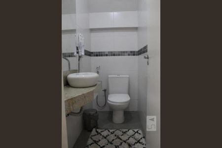 Casa de condomínio para alugar com 350m², 6 quartos e 2 vagas Casa de condomínio para alugar com 350m², 6 quartos e 2 vagasBanheiro Social