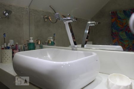 Casa de condomínio para alugar com 350m², 6 quartos e 2 vagas Casa de condomínio para alugar com 350m², 6 quartos e 2 vagasBanheiro da Suíte 5