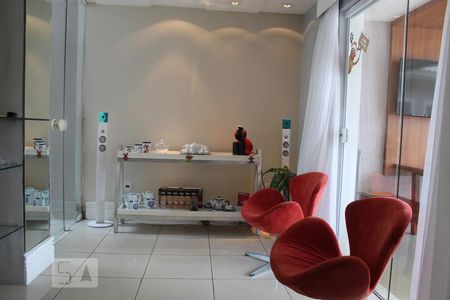 Sala de Estar de casa de condomínio para alugar com 6 quartos, 350m² em Recreio dos Bandeirantes, Rio de Janeiro