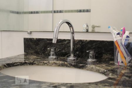 Casa de condomínio para alugar com 350m², 6 quartos e 2 vagas Casa de condomínio para alugar com 350m², 6 quartos e 2 vagasBanheiro da Suíte 2