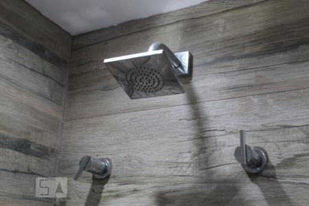 Casa de condomínio para alugar com 350m², 6 quartos e 2 vagas Casa de condomínio para alugar com 350m², 6 quartos e 2 vagasBanheiro da Suíte 5