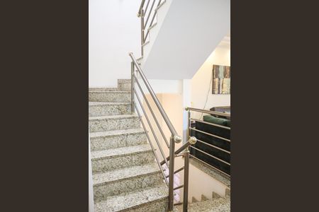Escada  de apartamento para alugar com 3 quartos, 180m² em Santa Paula, São Caetano do Sul