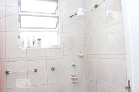 Banheiro de apartamento para alugar com 1 quarto, 68m² em Centro, São Vicente