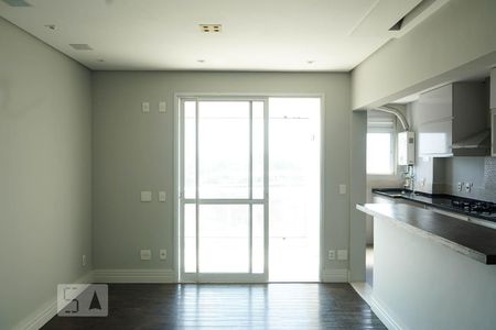 Sala de apartamento para alugar com 2 quartos, 67m² em Vila Anastácio, São Paulo