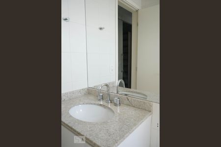 Apartamento para alugar com 67m², 2 quartos e 1 vagaBanheiro