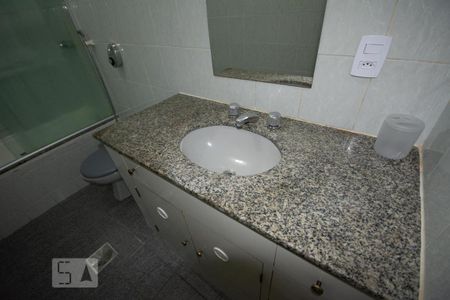 Apartamento para alugar com 60m², 1 quarto e sem vagaBanheiro
