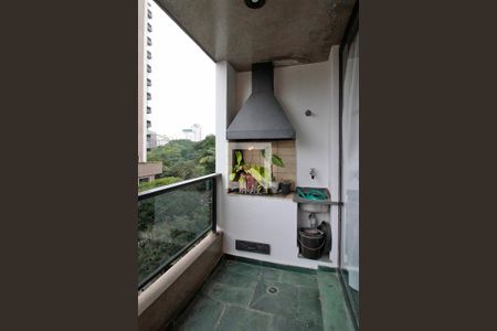 Apartamento para alugar com 200m², 3 quartos e 3 vagasVaranda