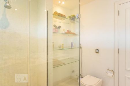 Apartamento à venda com 750m², 5 quartos e 6 vagasBanheiro da Suíte 1