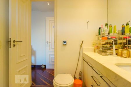 Apartamento à venda com 750m², 5 quartos e 6 vagasBanheiro da Suíte 4