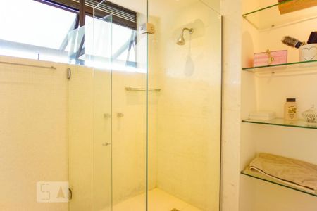 Apartamento à venda com 750m², 5 quartos e 6 vagasBanheiro da Suíte