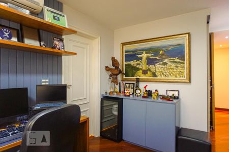 Apartamento à venda com 750m², 5 quartos e 6 vagasEscritório