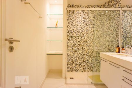 Apartamento à venda com 750m², 5 quartos e 6 vagasBanheiro da Suíte 3