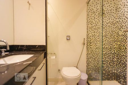 Apartamento à venda com 750m², 5 quartos e 6 vagasBanheiro da Suíte 2