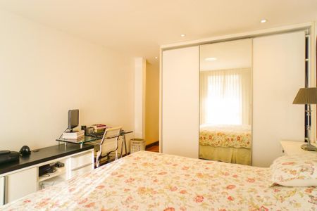 Apartamento à venda com 750m², 5 quartos e 6 vagasSuíte 2