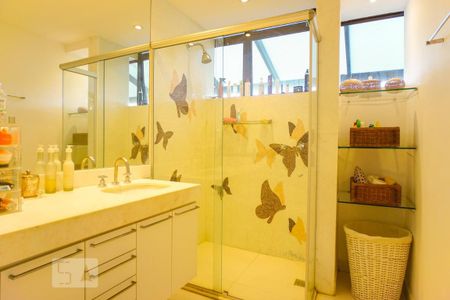 Apartamento à venda com 750m², 5 quartos e 6 vagasBanheiro da Suíte 4