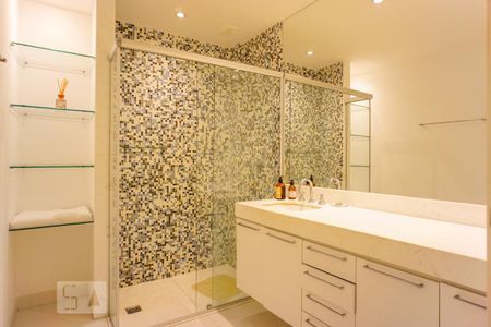 Apartamento à venda com 750m², 5 quartos e 6 vagasBanheiro da Suíte 3