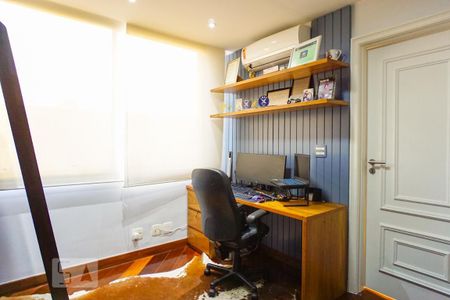 Apartamento à venda com 750m², 5 quartos e 6 vagasEscritório