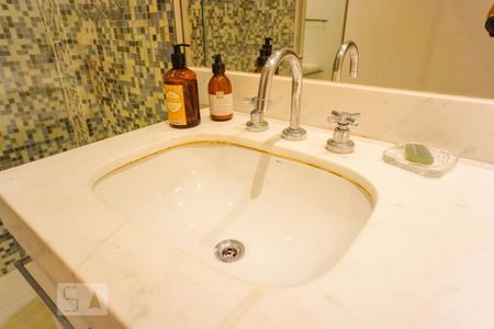 Apartamento à venda com 750m², 5 quartos e 6 vagasDetalhe do Banheiro da Suíte 3