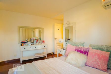 Apartamento à venda com 750m², 5 quartos e 6 vagasSuíte 4