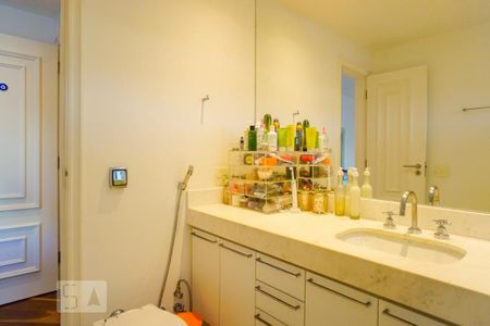 Apartamento à venda com 750m², 5 quartos e 6 vagasBanheiro da Suíte 4