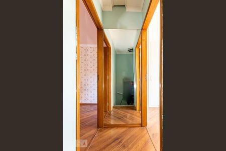 Casa de condomínio à venda com 58m², 2 quartos e 1 vagaCorredor 