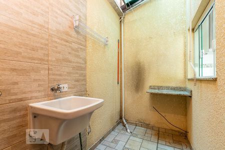 Casa de condomínio à venda com 58m², 2 quartos e 1 vagaÁrea de serviço 