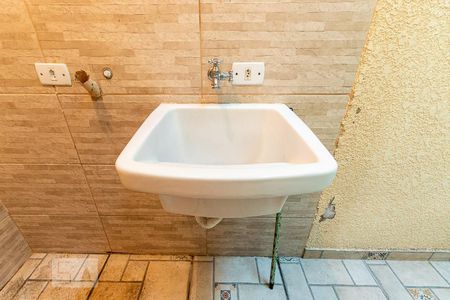 Casa de condomínio à venda com 58m², 2 quartos e 1 vagaÁrea de serviço 