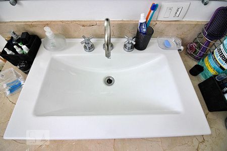 Apartamento à venda com 230m², 4 quartos e 3 vagasBanheiro do  Quarto 1 - Suíte