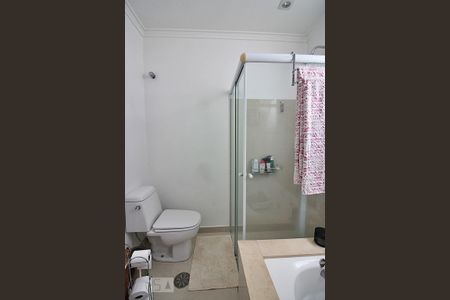 Apartamento à venda com 230m², 4 quartos e 3 vagasBanheiro do  Quarto 1 - Suíte