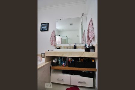 Apartamento à venda com 230m², 4 quartos e 3 vagasBanheiro do  Quarto 1 - Suíte