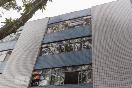 Apartamento para alugar com 81m², 2 quartos e sem vaga Apartamento para alugar com 81m², 2 quartos e sem vagaFachada