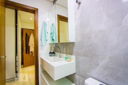 Apartamento à venda com 90m², 2 quartos e 2 vagasBanheiro do quarto 1