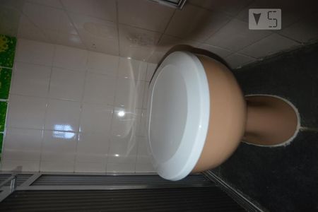 Banheiro de kitnet/studio para alugar com 1 quarto, 52m² em Penha Circular, Rio de Janeiro