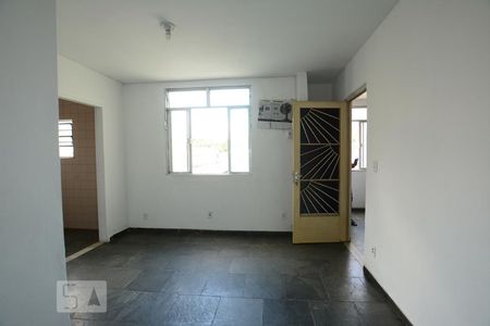 Sala de kitnet/studio para alugar com 1 quarto, 52m² em Penha Circular, Rio de Janeiro