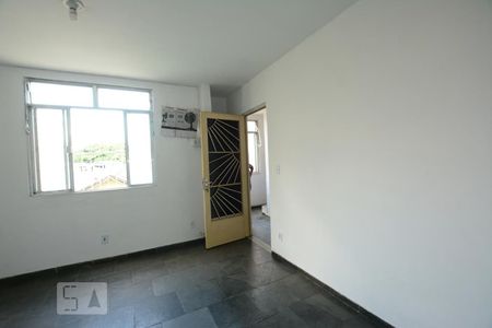 Sala de kitnet/studio para alugar com 1 quarto, 52m² em Penha Circular, Rio de Janeiro