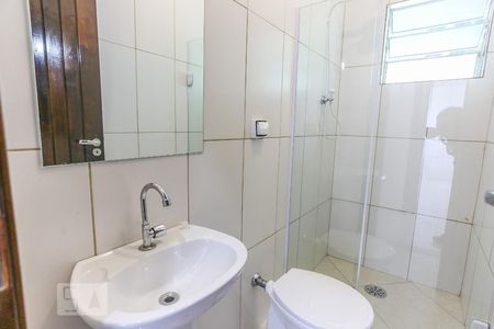 Banheiro de casa para alugar com 1 quarto, 30m² em Jardim Esmeralda, São Paulo