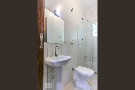 Banheiro de casa para alugar com 1 quarto, 30m² em Jardim Esmeralda, São Paulo