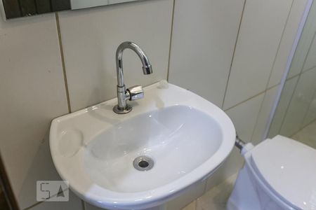 Banheiro de casa para alugar com 1 quarto, 30m² em Jardim Esmeralda, São Paulo