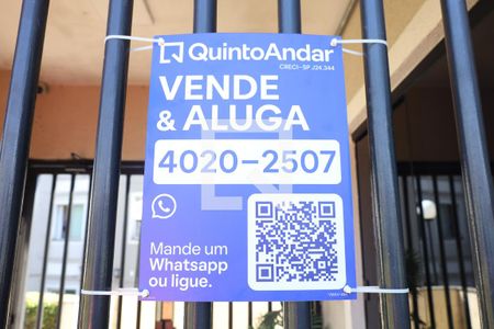 Apartamento à venda com 43m², 2 quartos e 1 vagaPlaca instalada no portão do condomínio