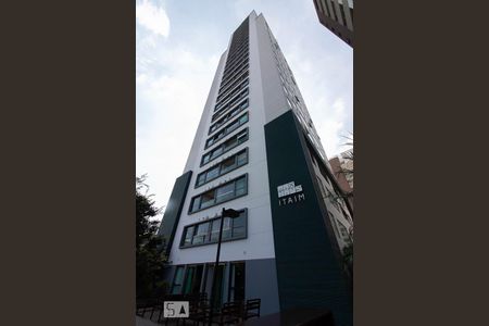 Apartamento para alugar com 70m², 1 quarto e 1 vaga Apartamento para alugar com 70m², 1 quarto e 1 vagaFachada