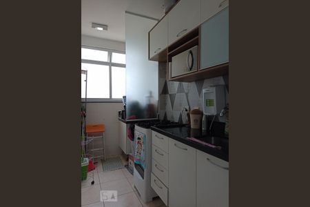 Apartamento à venda com 49m², 2 quartos e 1 vaga Apartamento à venda com 49m², 2 quartos e 1 vagaCozinha - Armários