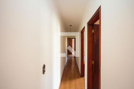 Corredor de casa para alugar com 3 quartos, 180m² em Vila Ema, São Paulo