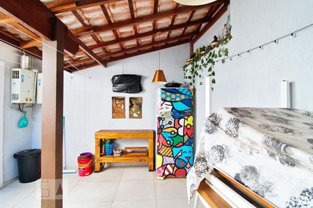 Casa à venda com 171m², 3 quartos e 3 vagas Casa à venda com 171m², 3 quartos e 3 vagasQuintal