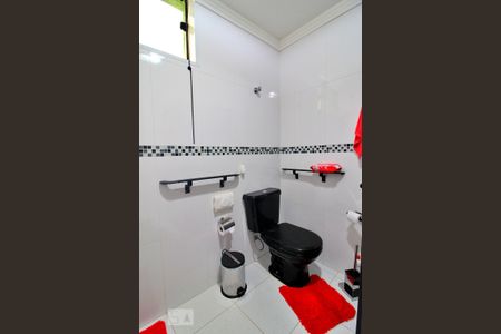 Casa para alugar com 241m², 3 quartos e 2 vagasBanheiro 2