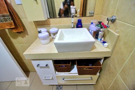 Casa para alugar com 241m², 3 quartos e 2 vagasBanheiro 1